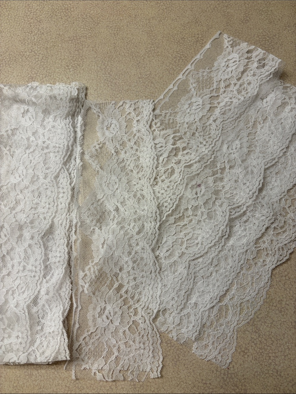 Multiple Lace Samples- Perfect For Crafters - Picture 9 of 9